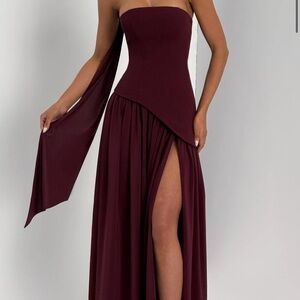 Elegant Strapless Burgundy Dress